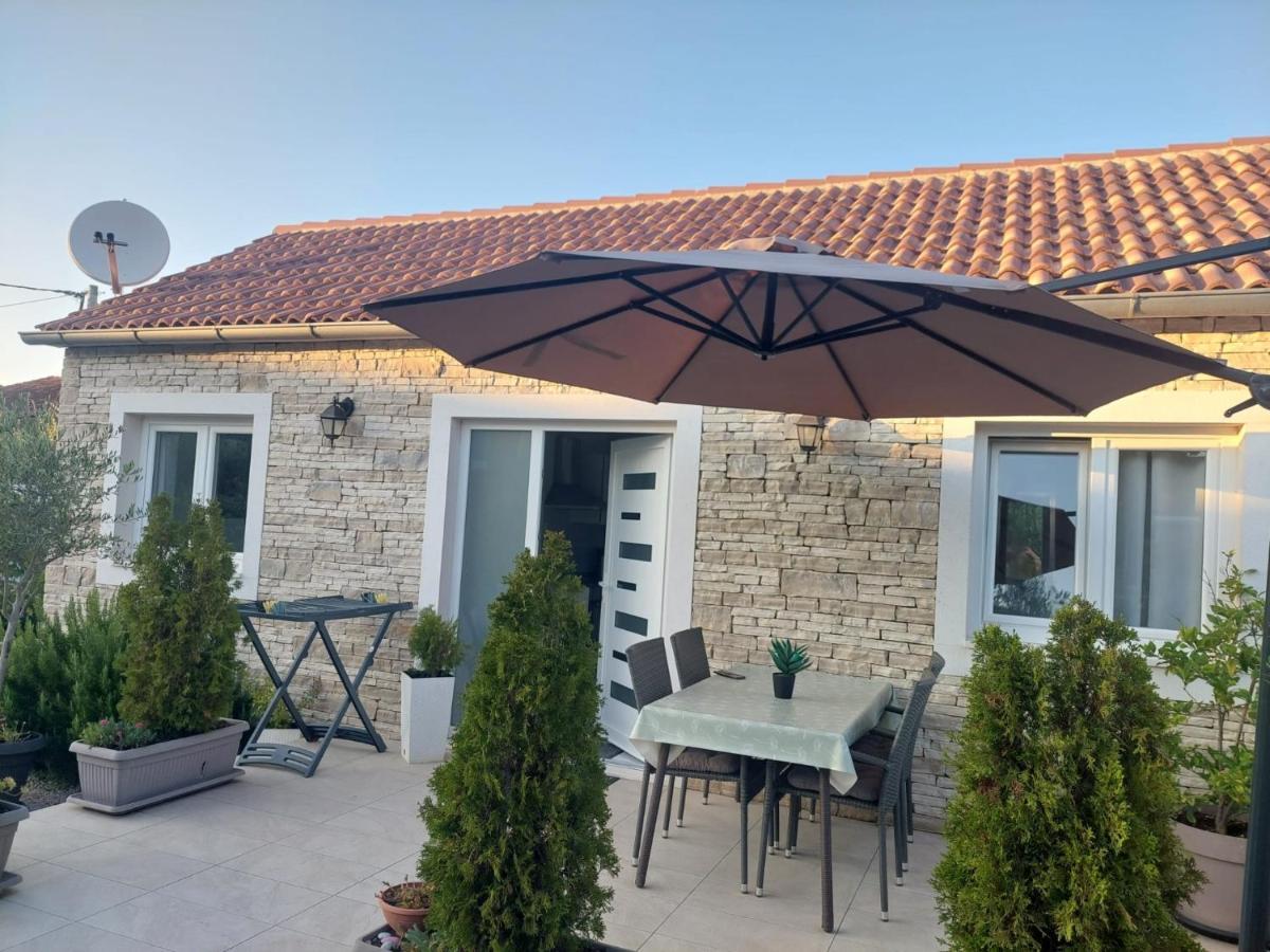Apartma Mandi *
