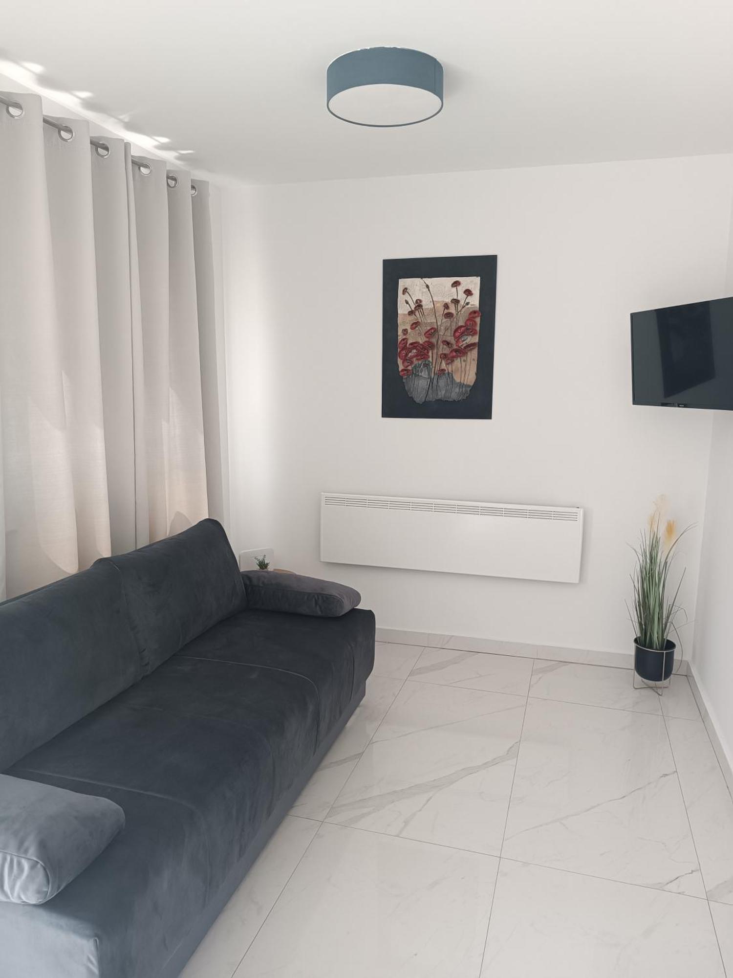 Apartma Mandi *